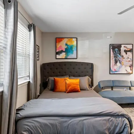 Cozy Efficiency Studios Close To Downtown And Domain